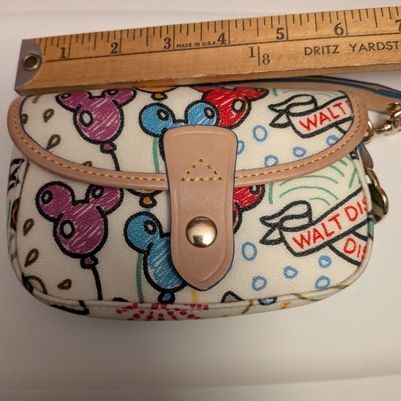 Dooney & Bourke "Sketch" Wristlet In White - Picture 9 of 10